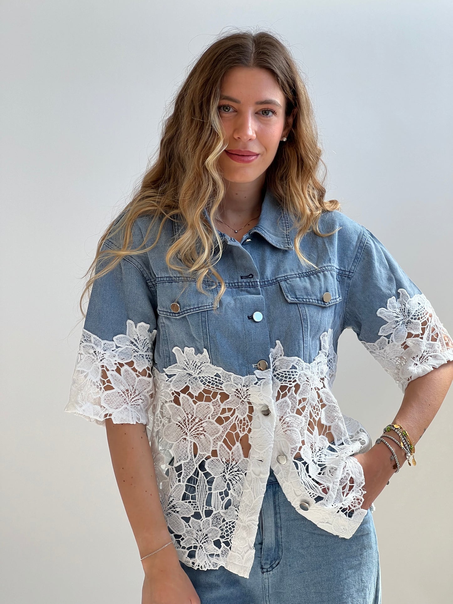 Completo jeans in pizzo