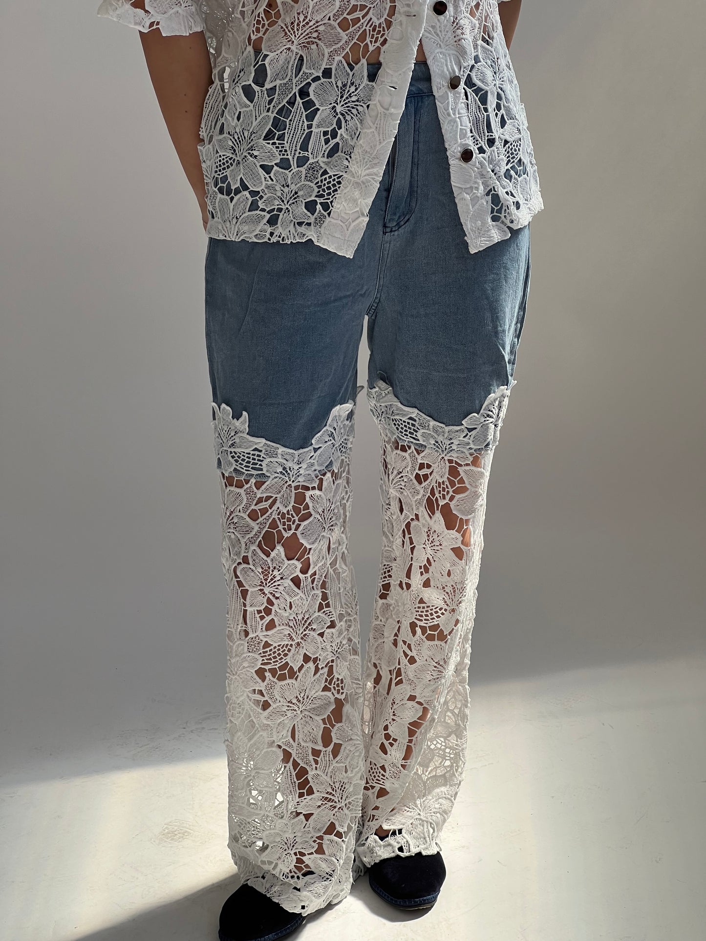 Completo jeans in pizzo