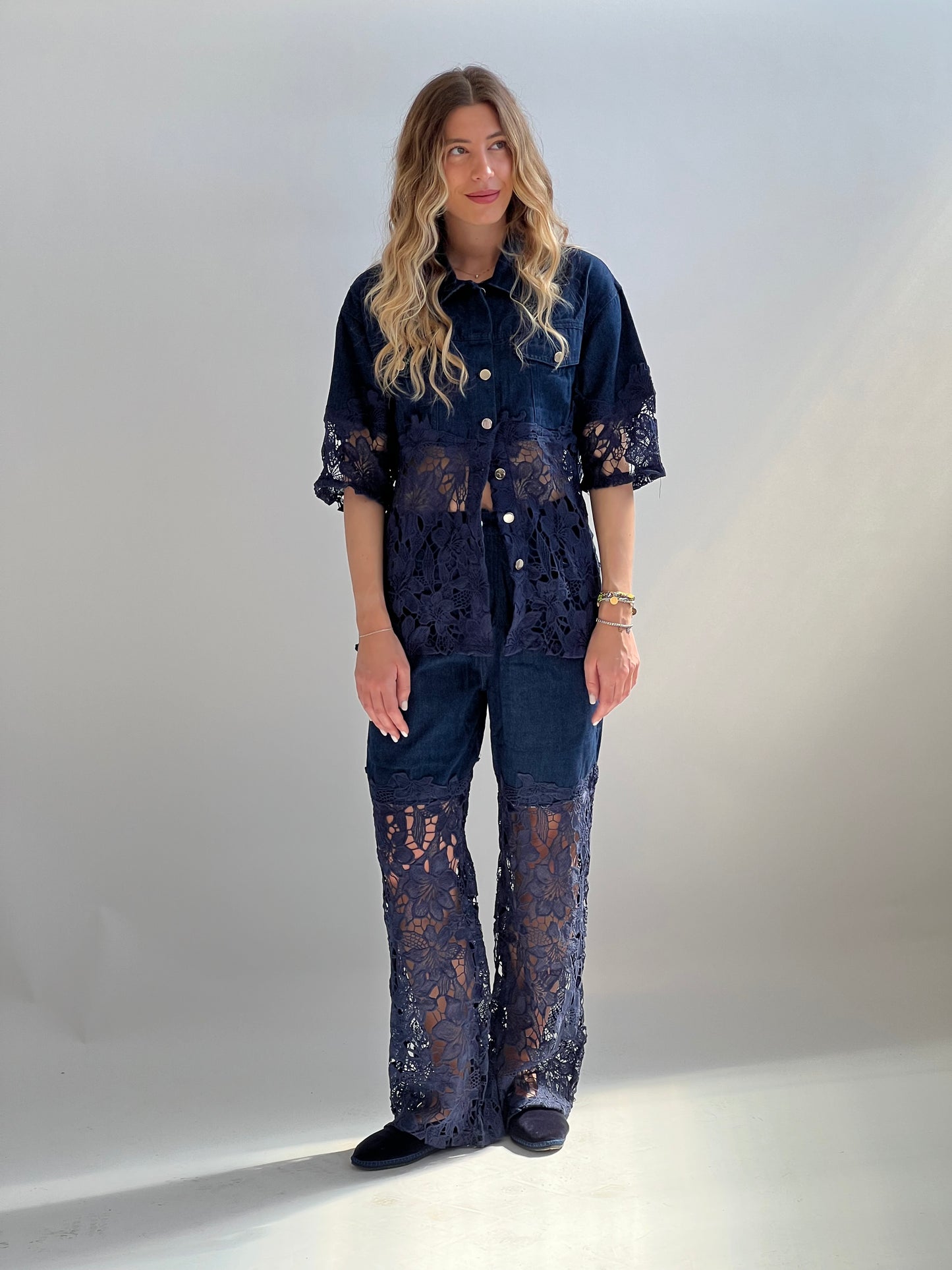 Completo jeans in pizzo